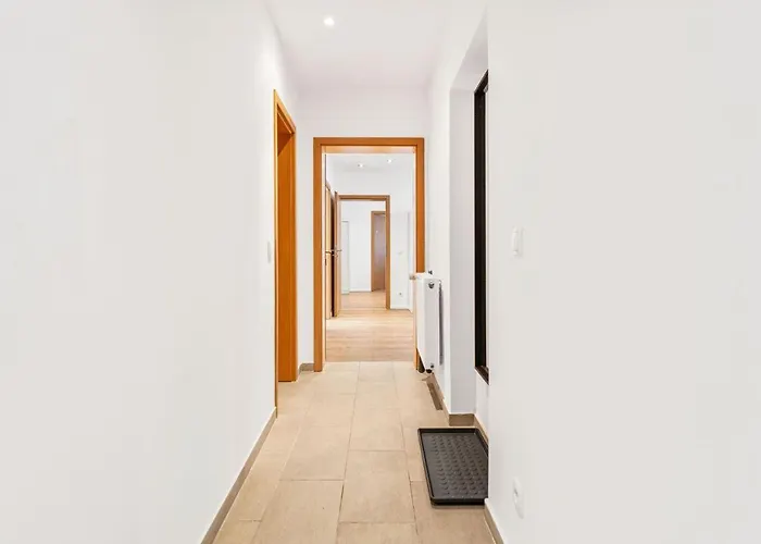 Apartment Chic & Modern